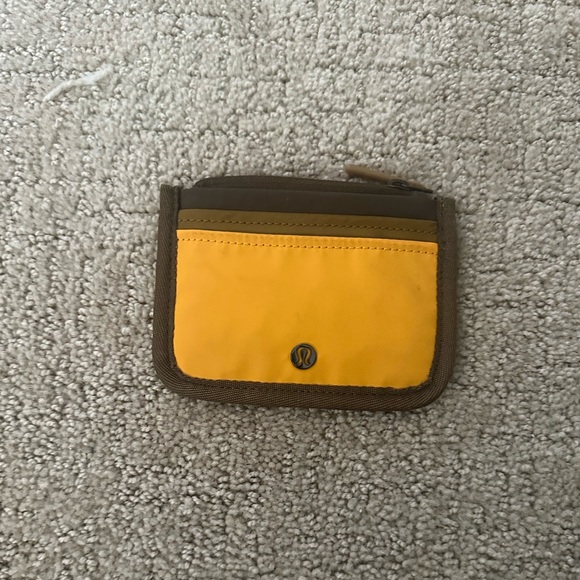 lululemon athletica Accessories Lululemon Zipped Card Holder Poshmark